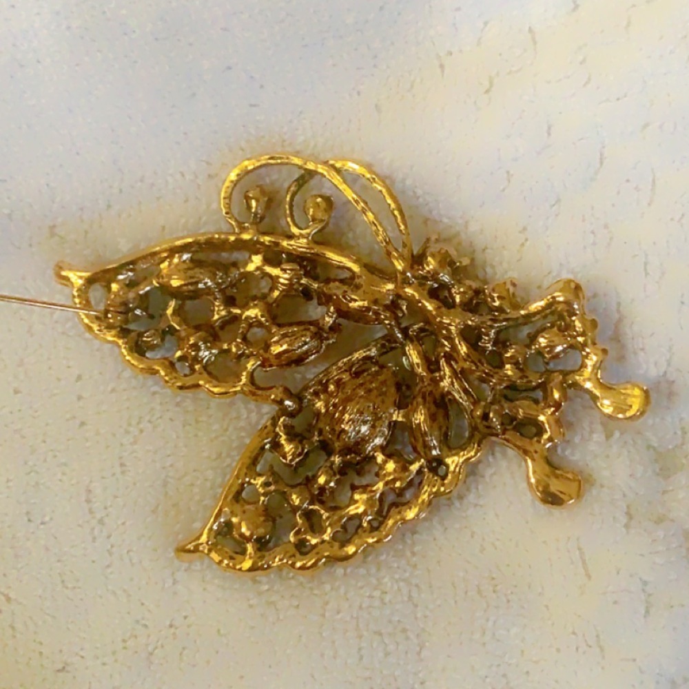 Dress pendant